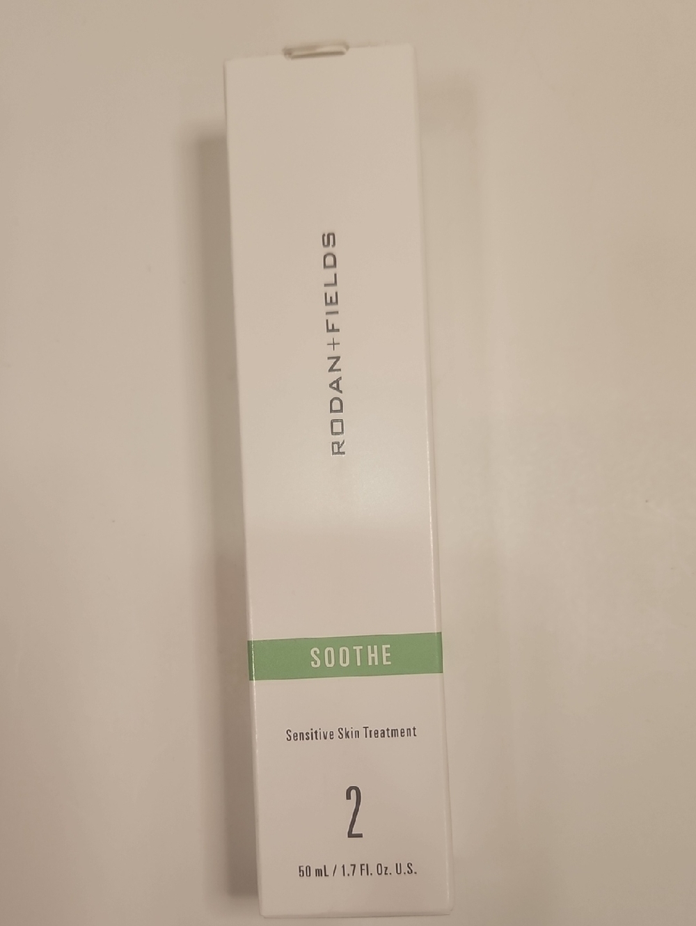 Rodan + Fields Soothe Sensitive Skin Treatment - White & Green